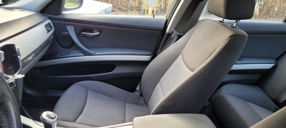 BMW 320d 2,0  4d