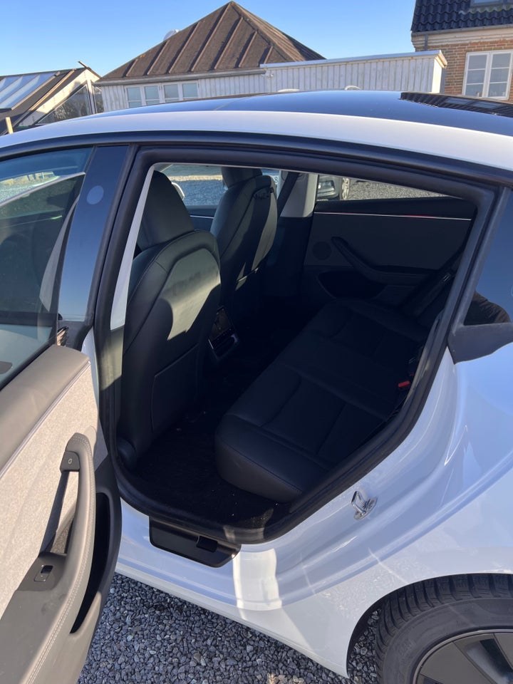 Tesla Model 3 RWD 4d