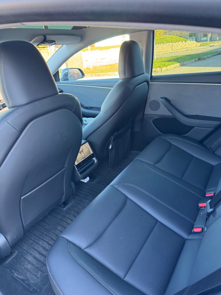 Tesla Model 3 RWD 4d