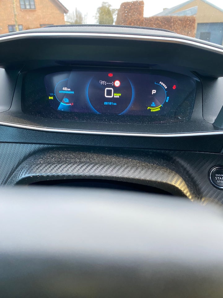 Peugeot e-208 50 GT 5d