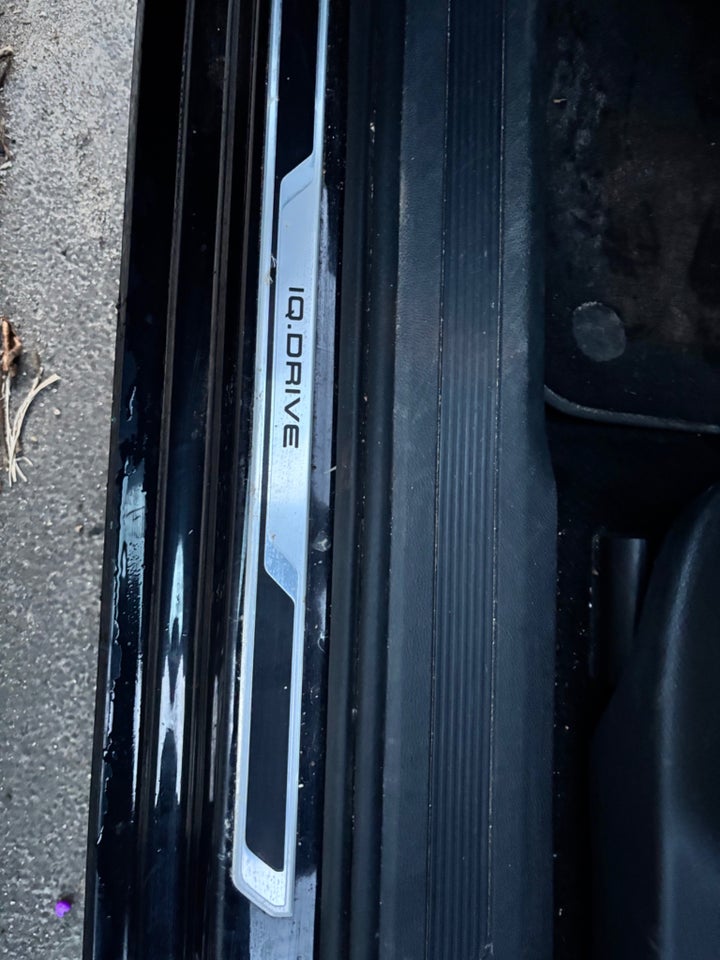 VW Touran 1,6 TDi 115 IQ.Drive DSG 7prs 5d