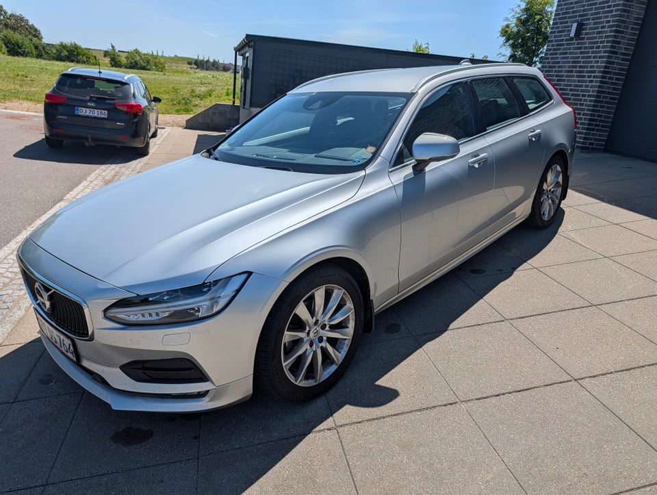 Volvo V90 2,0 D4 190 Momentum aut. 5d