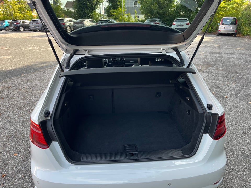 Audi A3 1,4 e-tron S-line Sportback S-tr. 5d