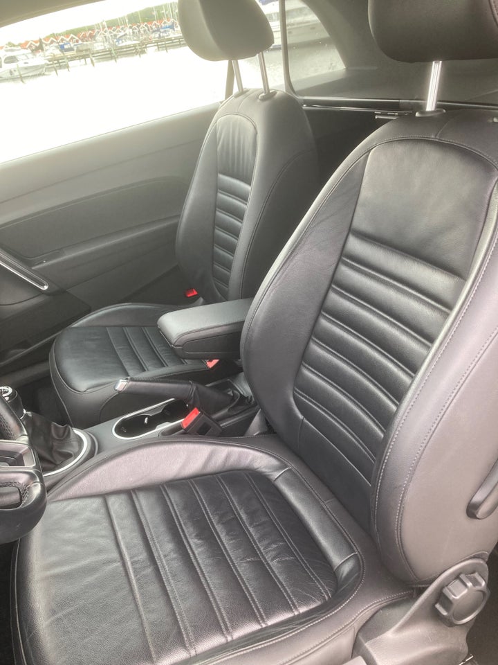 VW The Beetle 1,2 TSi 105 Design Cabriolet 2d