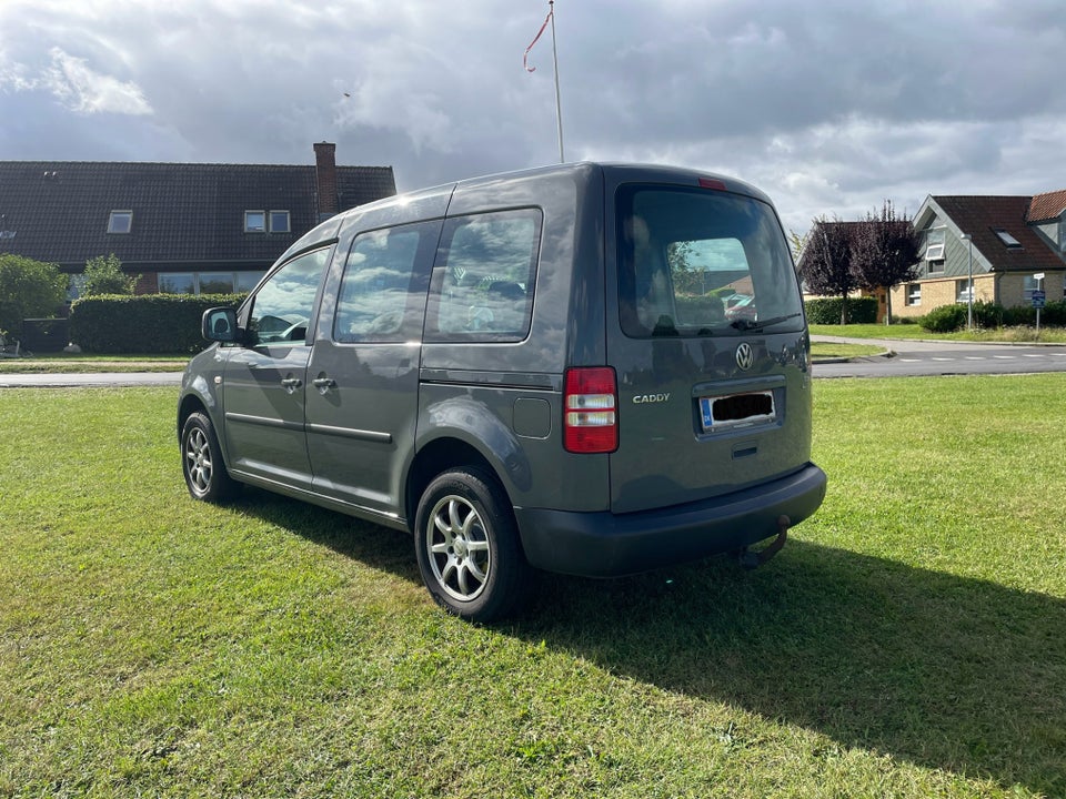 VW Caddy 1,6 TDi 75 Trendline BMT 5d