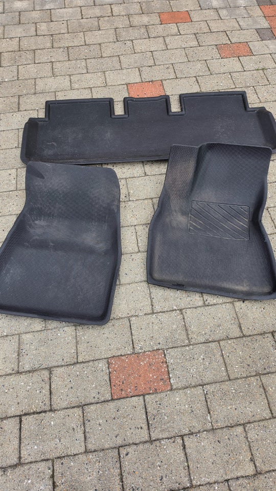 Tesla Model 3 Long Range AWD 4d