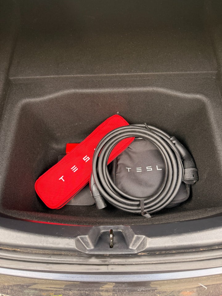 Tesla Model 3 Long Range AWD 4d