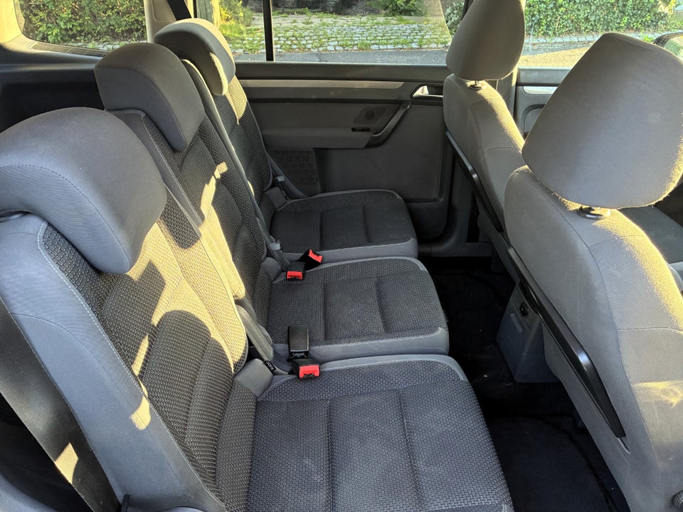 VW Touran 1,6 TDi 105 Trendline DSG 7prs 5d