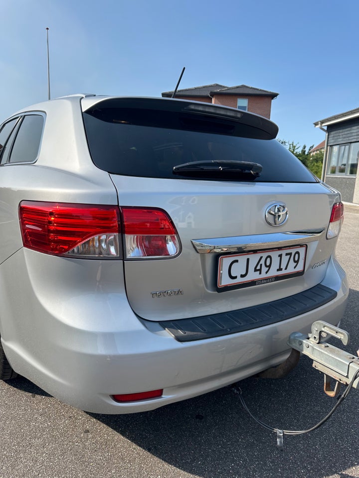 Toyota Avensis 1,8 VVT-i T2 Touch stc. 5d