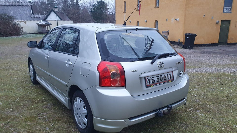 Toyota Corolla 1,6 Terra Jubi 5d