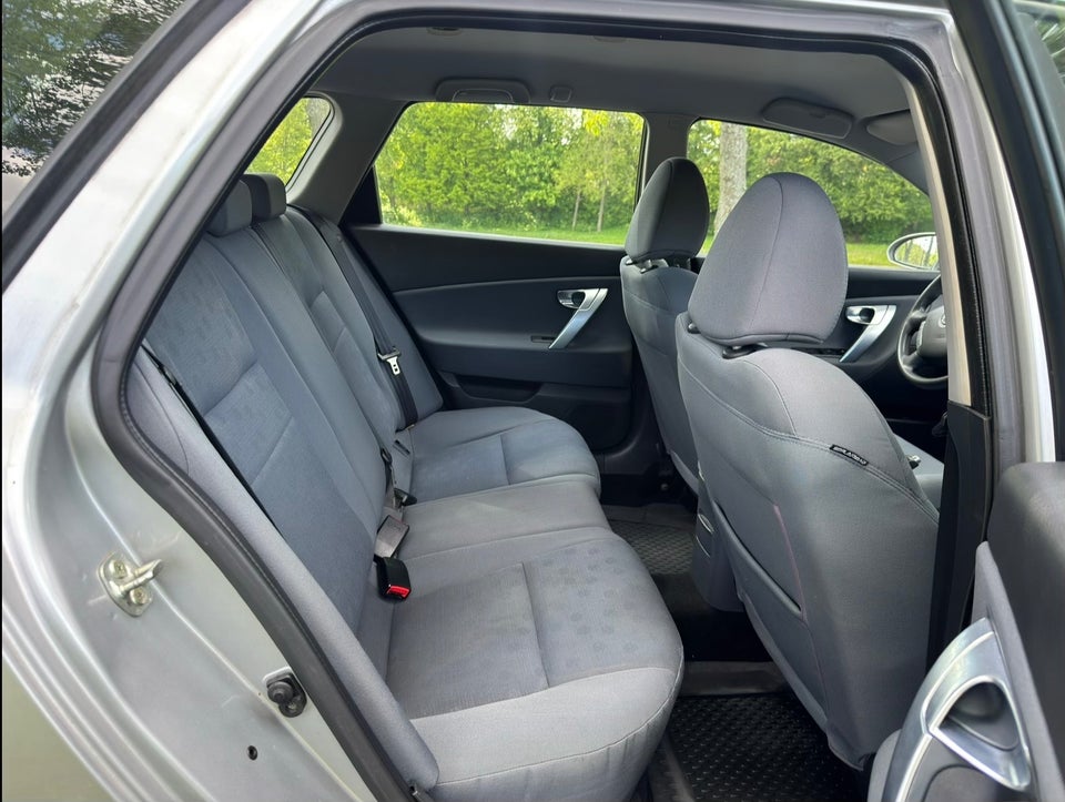 Nissan Primera 1,8 Tekna 5d