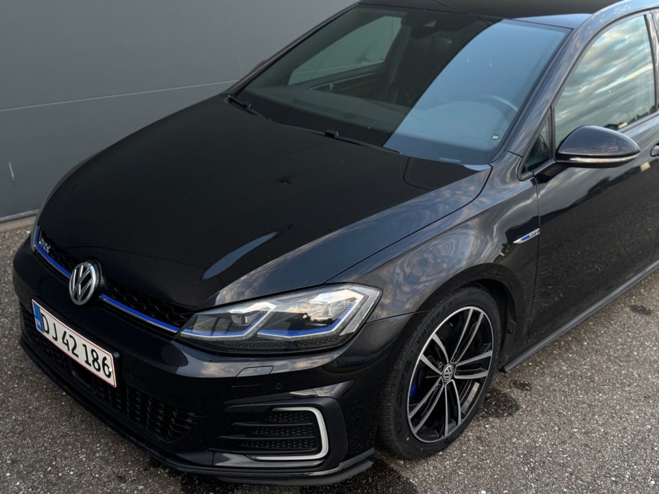 VW Golf VII 1,4 GTE DSG 5d