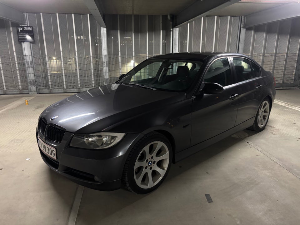 BMW 320i 2,0  4d