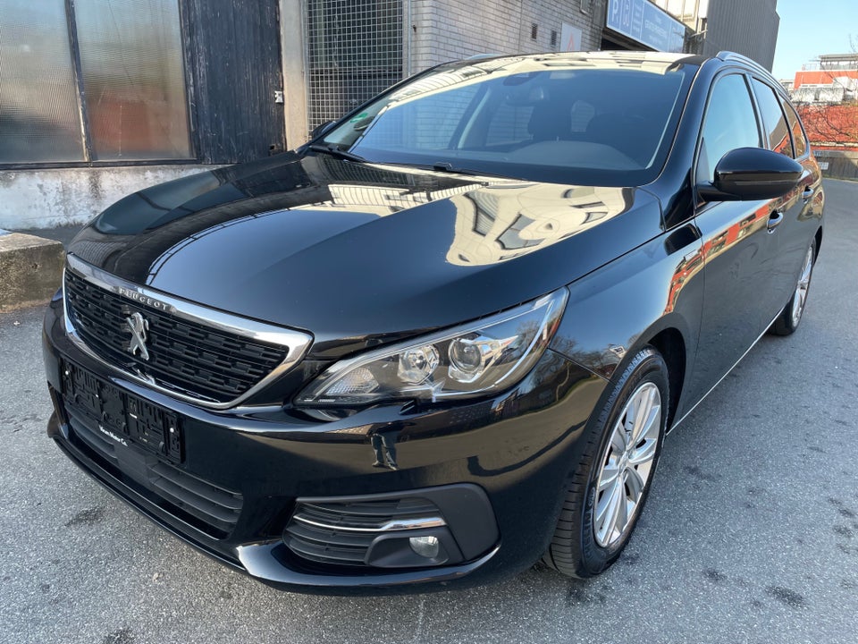 Peugeot 308 1,5 BlueHDi 130 Allure+ SW 5d
