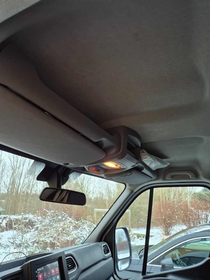 Renault Master IV T33 2,3 dCi 150 L2H2 Kassevogn