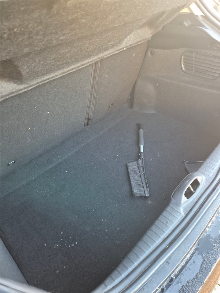 Peugeot 208 1,2 PureTech 82 Envy 5d