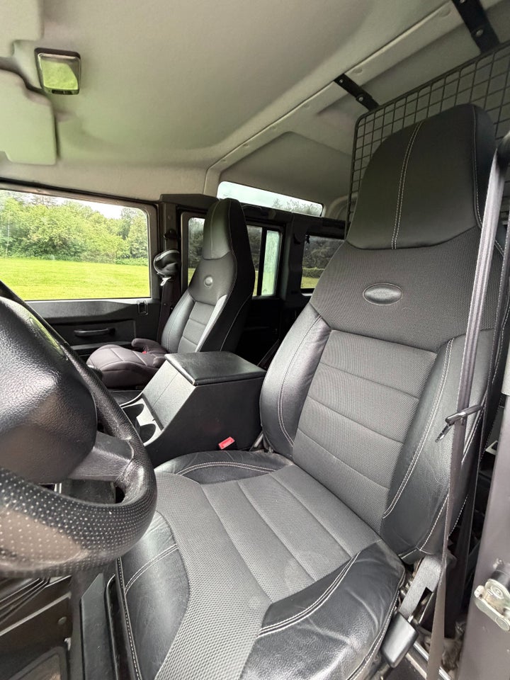 Land Rover Defender 110 2,2 TD4 110 " SW SE Van 5d