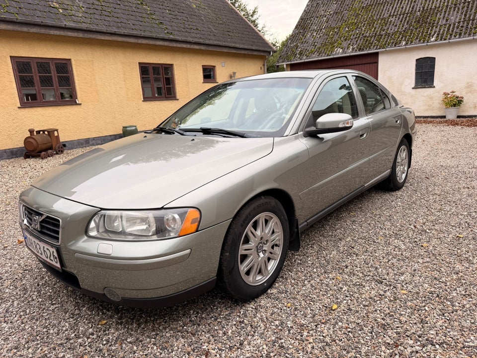 Volvo S60 2,4 140 Summum aut. 4d