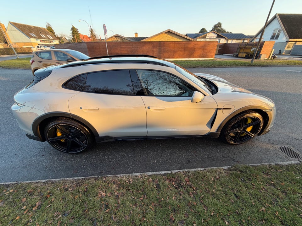 Porsche Taycan 4S Performance+ Cross Turismo 5d