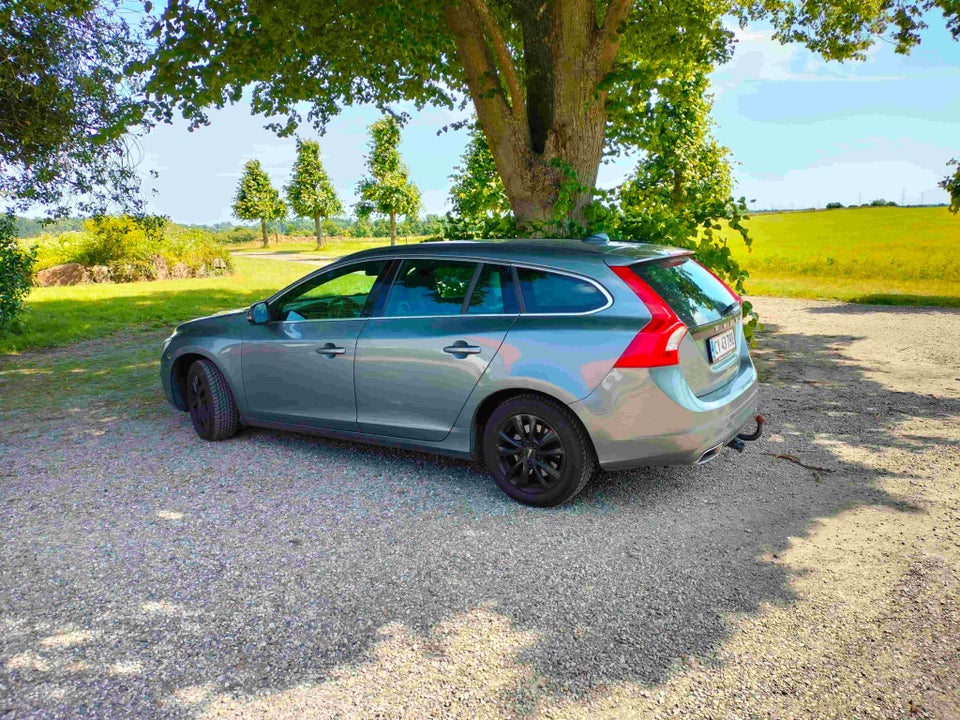 Volvo V60 2,0 D4 190 Momentum Eco aut. 5d