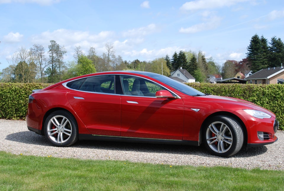 Tesla Model S P85D 5d
