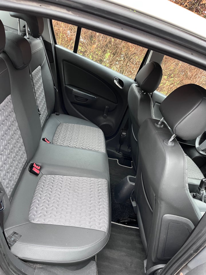 Opel Corsa 1,2 16V Cosmo 5d