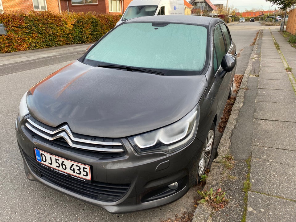 Citroën C4 1,6 BlueHDi 120 Iconic EAT6 5d