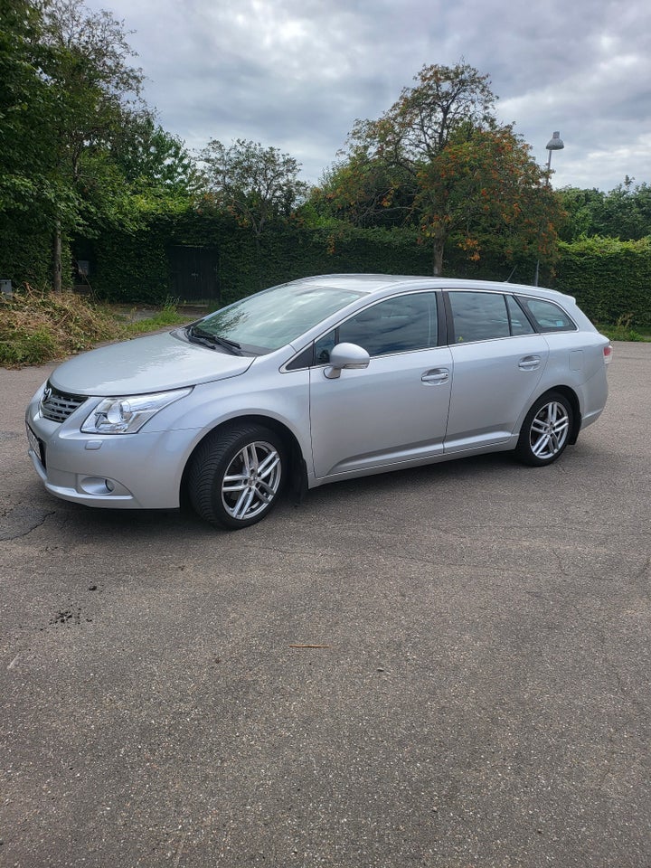 Toyota Avensis 1,8 VVT-i T2 stc. 5d
