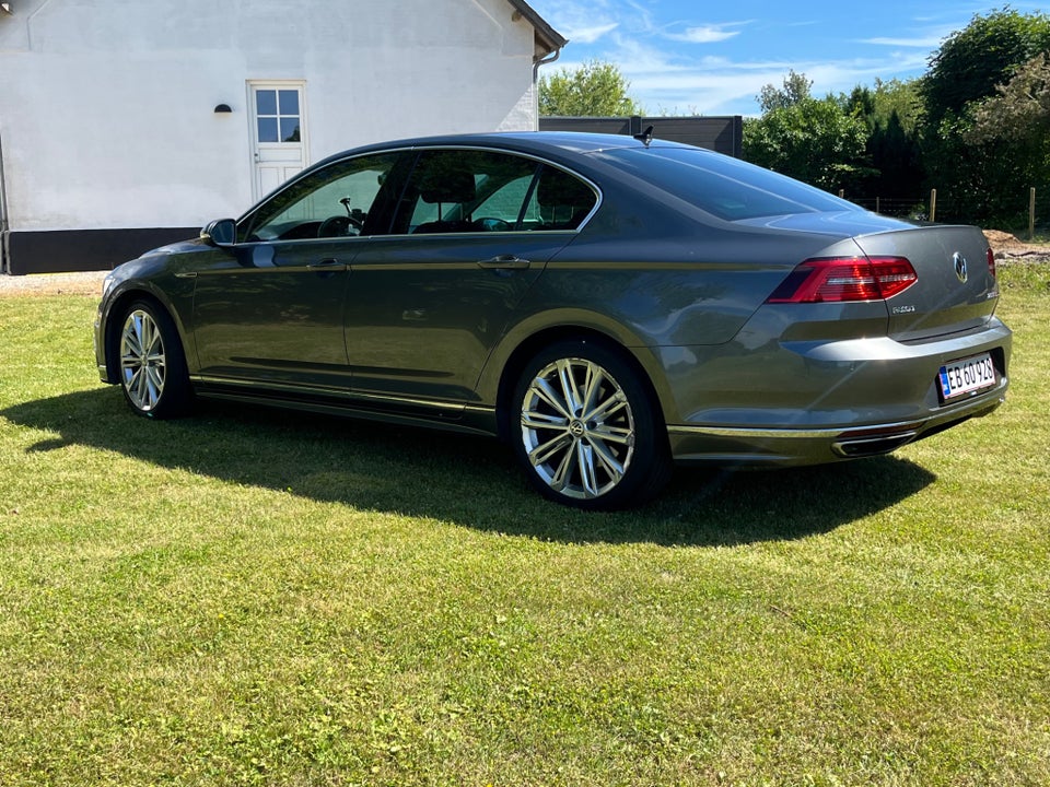 VW Passat 2,0 TSi 280 R-line DSG 4Motion 4d