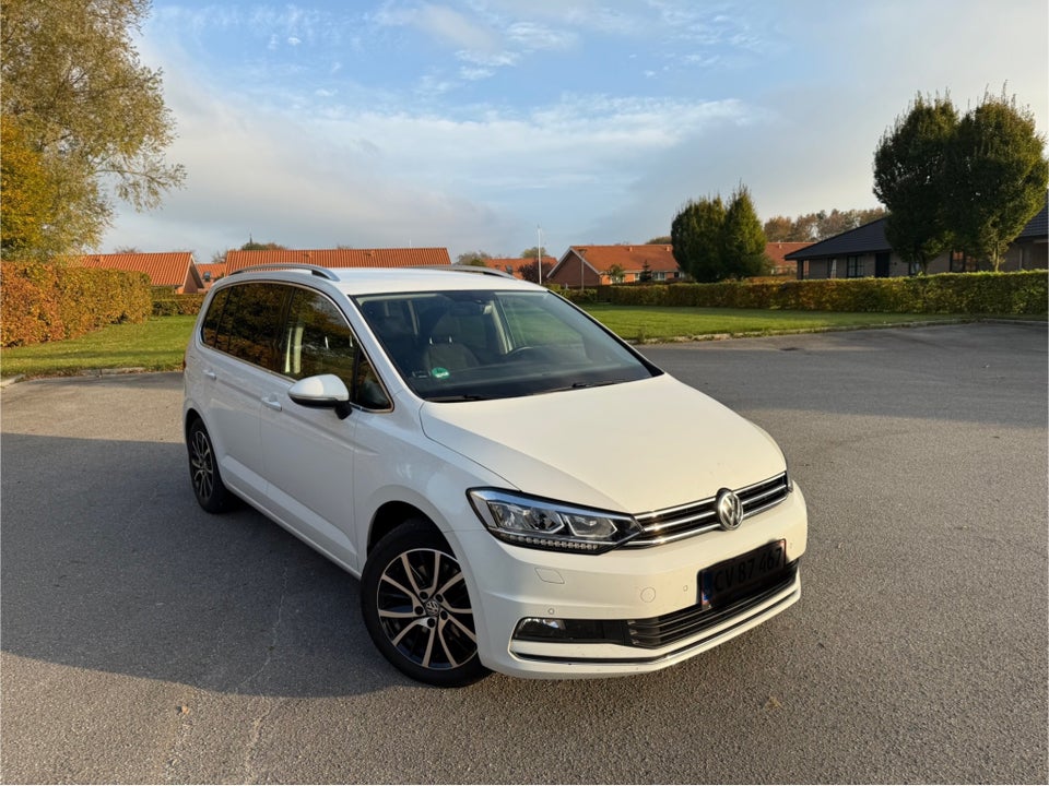 VW Touran 2,0 TDi 115 Highline Family DSG 7prs 5d