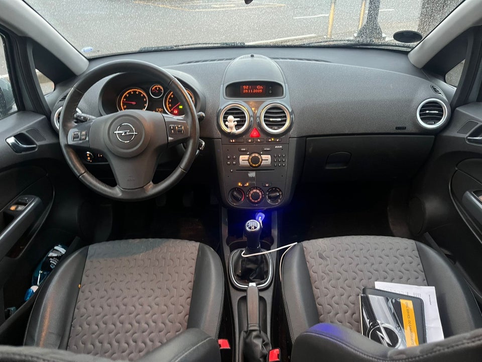 Opel Corsa 1,4 16V Cosmo 5d