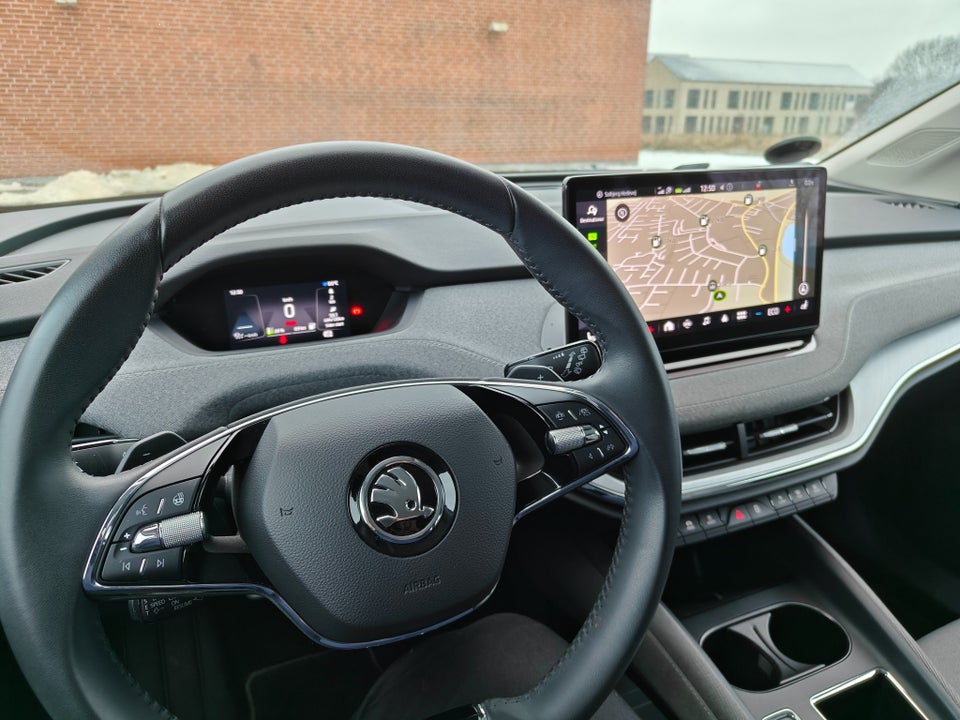 Skoda Enyaq 60 iV Plus 5d