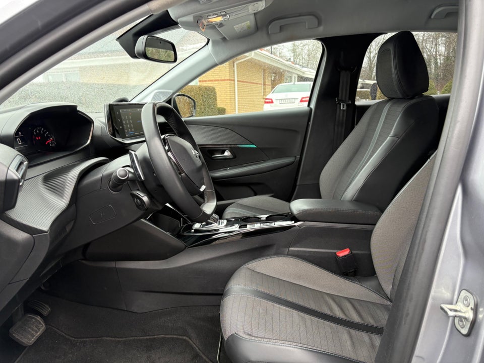 Peugeot 208 1,2 PureTech 100 Evolution EAT8 5d