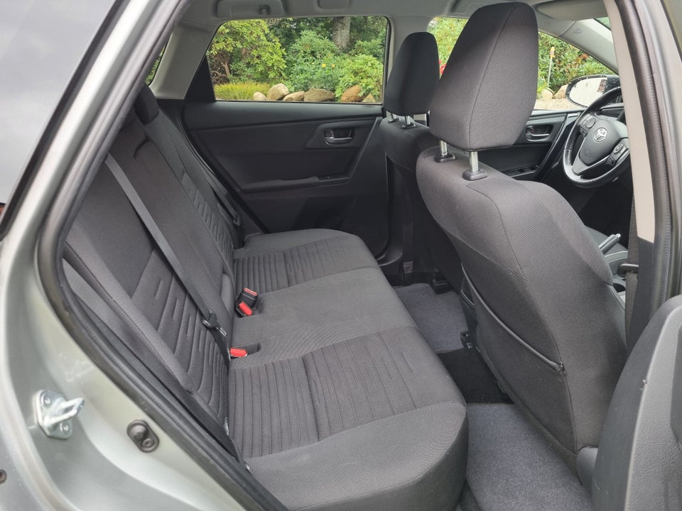 Toyota Auris 1,2 T T2 Touring Sports 5d