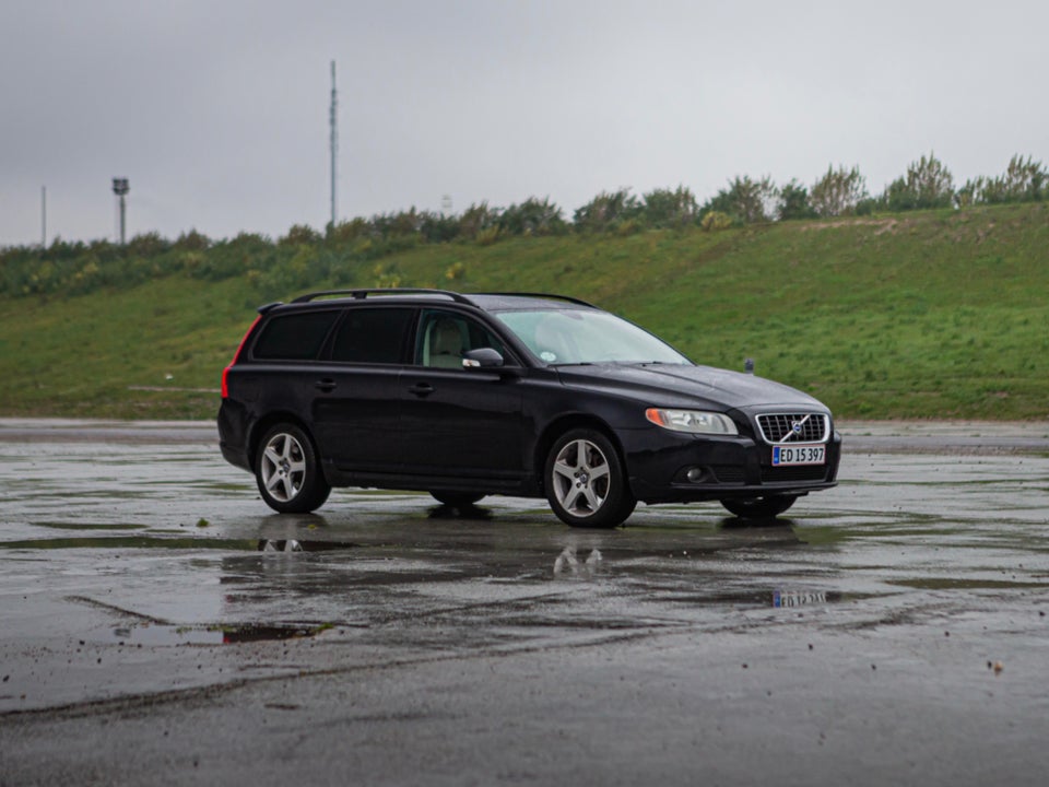 Volvo V70 2,5 T Momentum aut. 5d