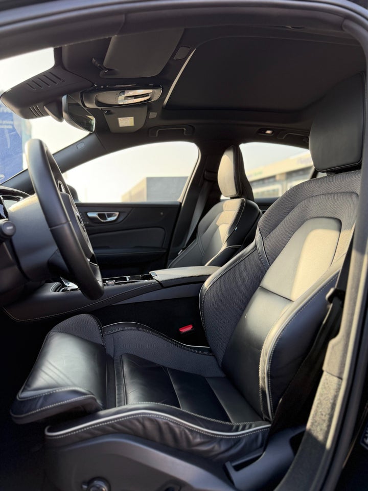 Volvo S60 2,0 T8 ReCharge Ultimate Dark aut. AWD 4d