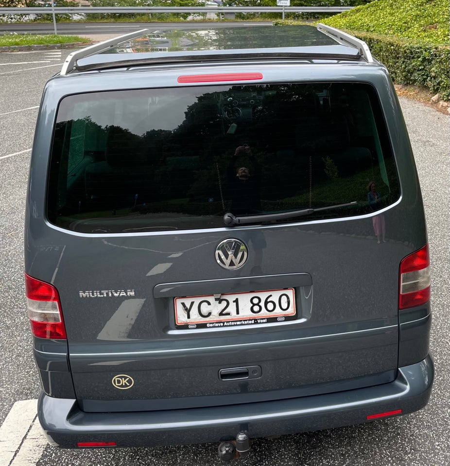 VW Multivan 2,5 TDi 130 Highline 7prs 5d