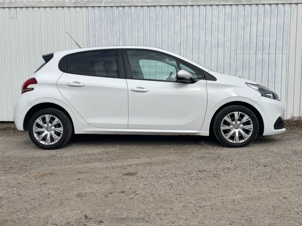 Peugeot 208 1,6 BlueHDi 100 Allure Sky 5d