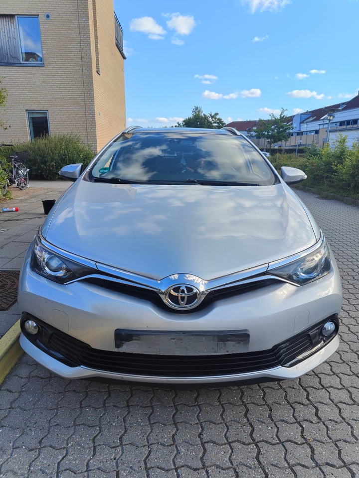 Toyota Auris 1,2 T T2 Touring Sports 5d
