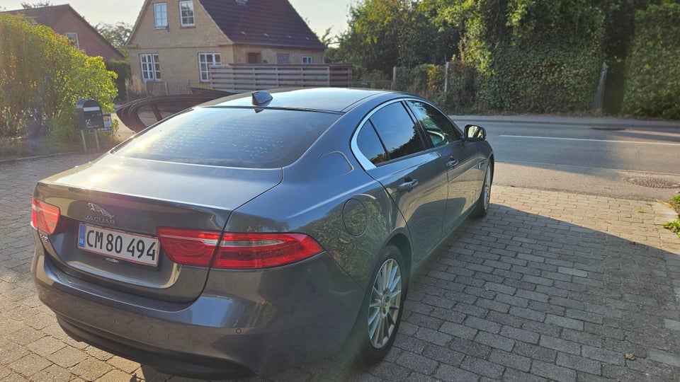 Jaguar XE 2,0 D163 Pure 4d