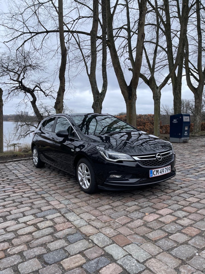 Opel Astra 1,0 T 105 Excite 5d