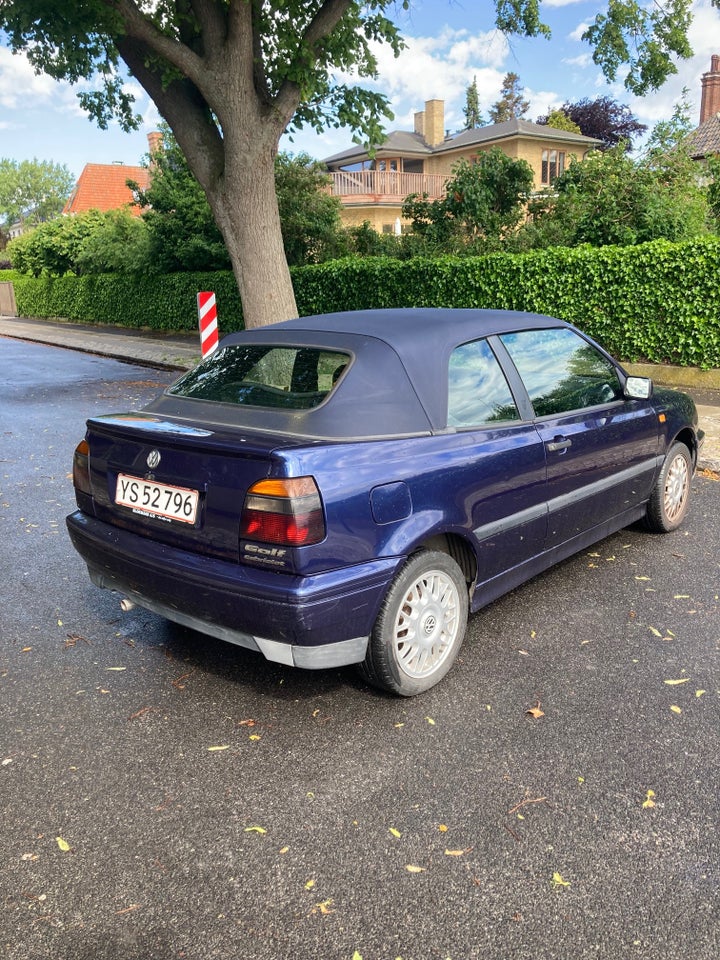 VW Golf III 1,8 Cabriolet 2d