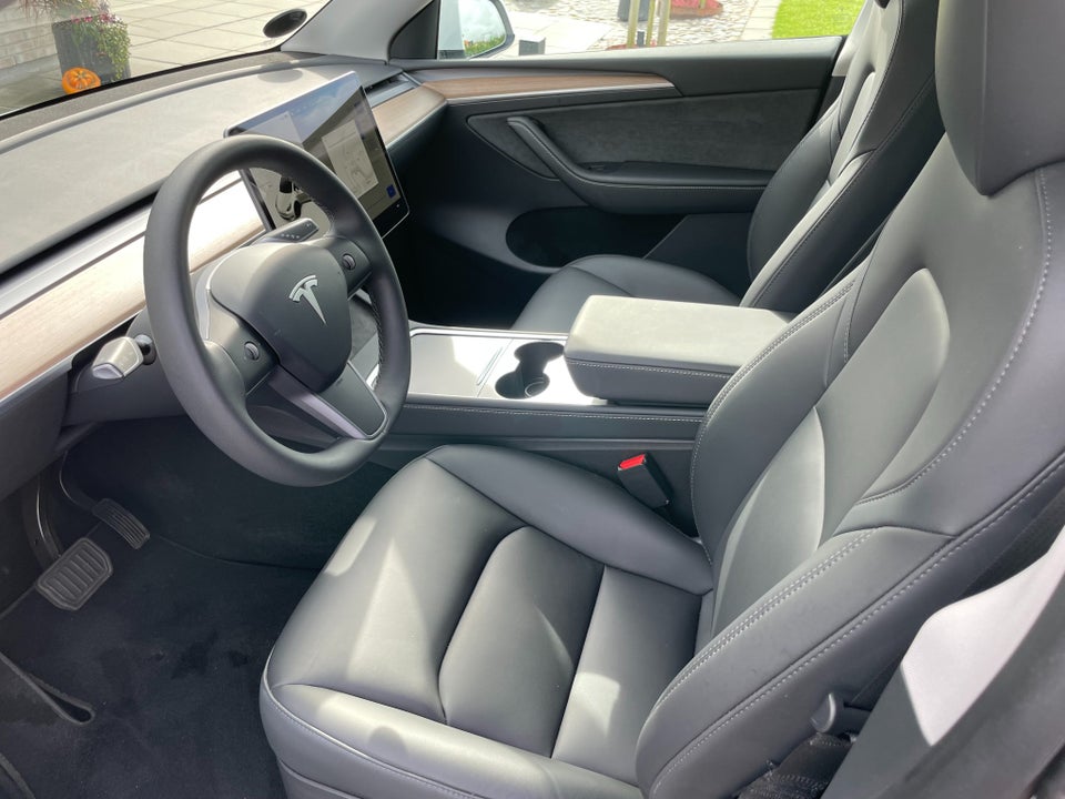 Tesla Model Y Long Range AWD 5d