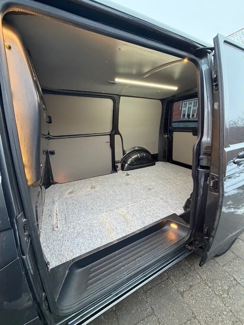 VW Transporter 2,0 TDi 180 Kassevogn kort
