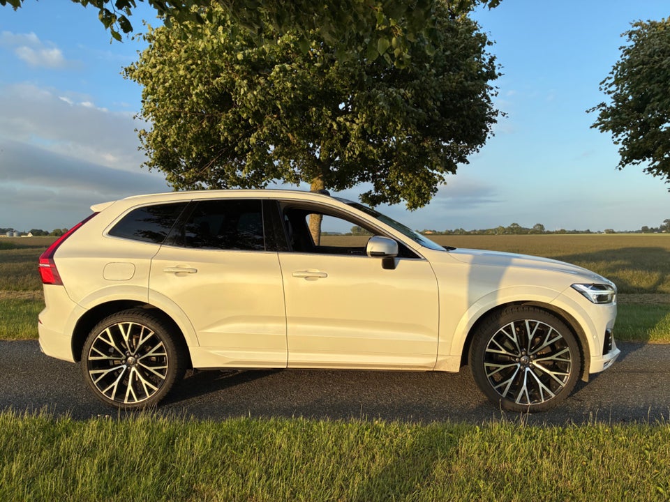 Volvo XC60 2,0 D5 241 R-Design aut. AWD 5d