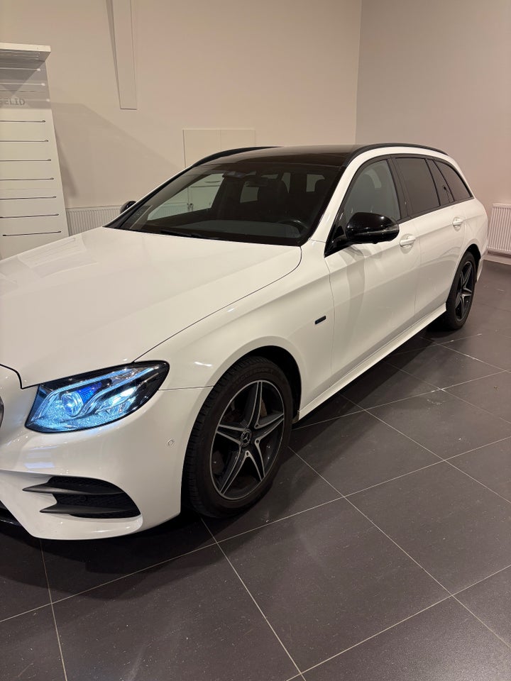 Mercedes E300 de 2,0 AMG Line stc. aut. 5d