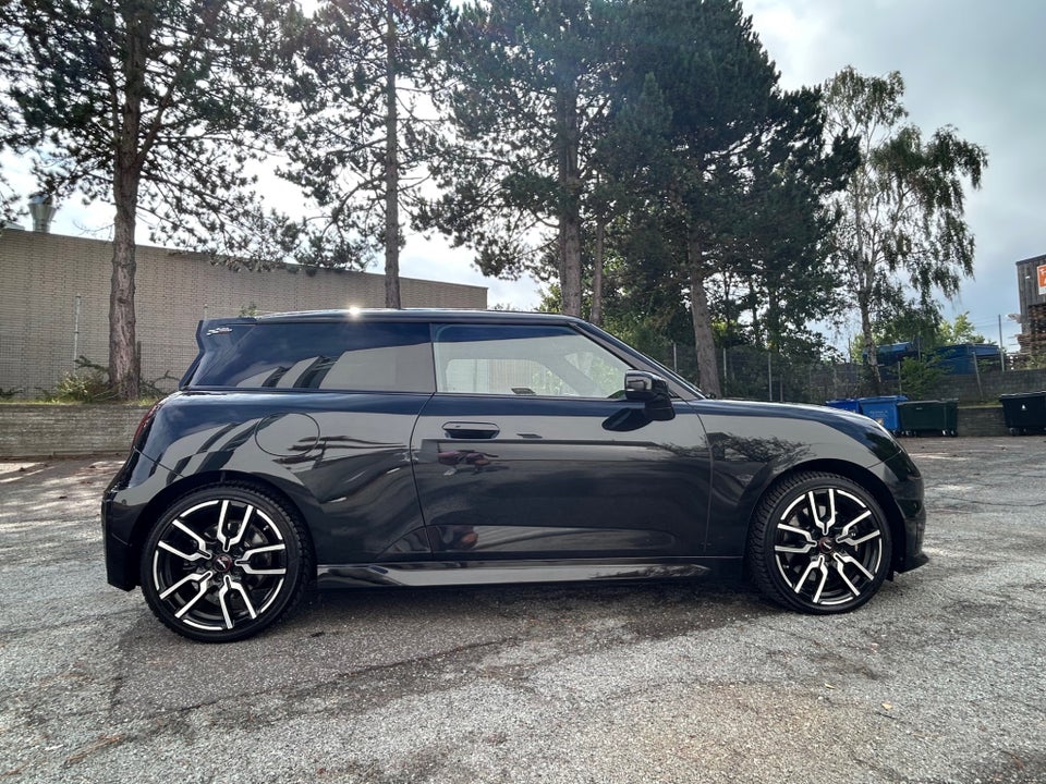 MINI Cooper E JCW Trim M 3d