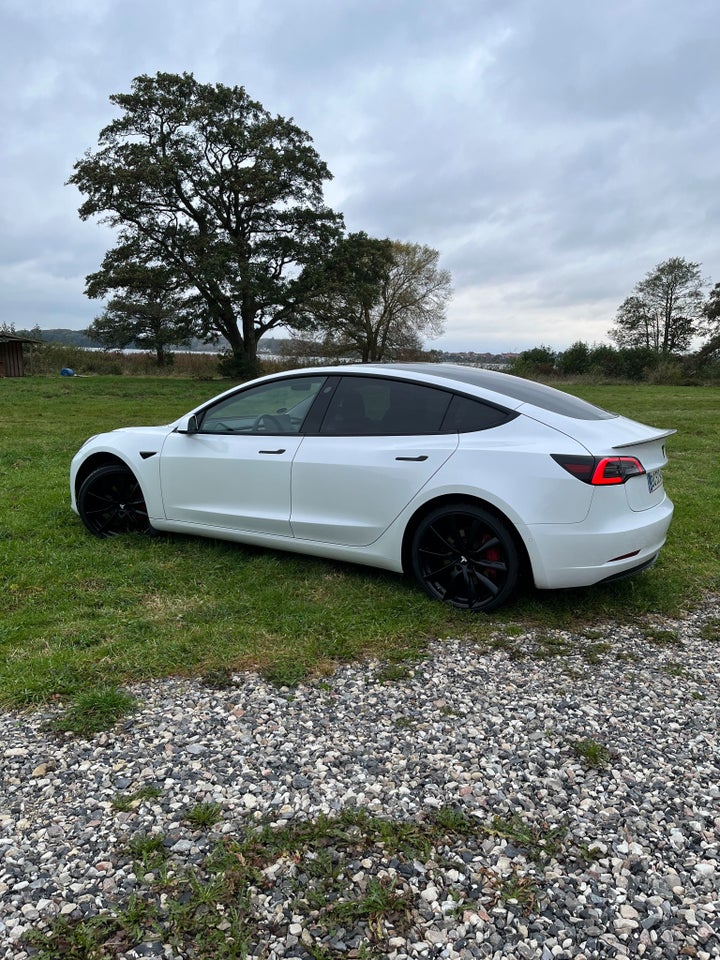 Tesla Model 3 Standard Range+ RWD 4d