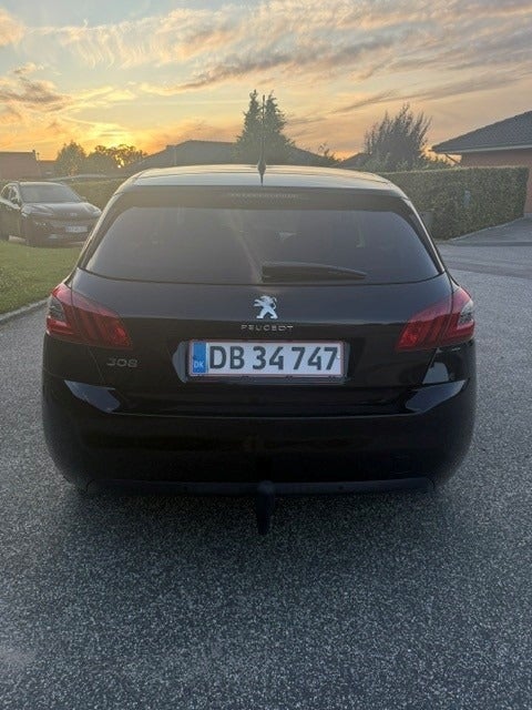 Peugeot 308 1,5 BlueHDi 130 Infinity 5d