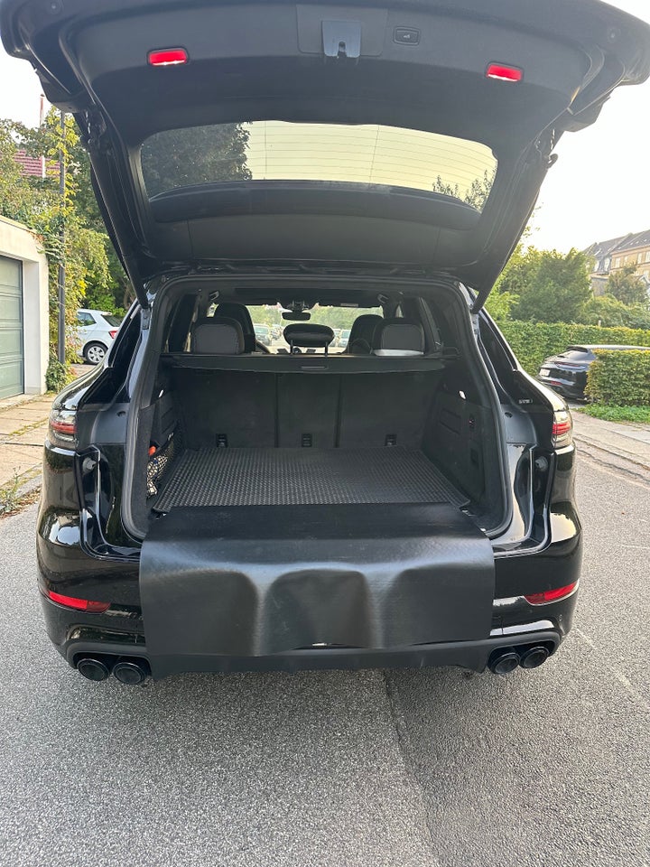 Porsche Cayenne Turbo S 4,0 E-Hybrid Tiptr. 5d